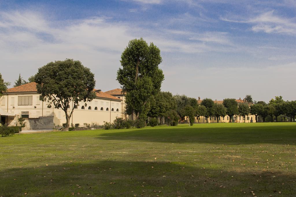 Country Hotel Castelbarco Vaprio dʼAdda Extérieur photo